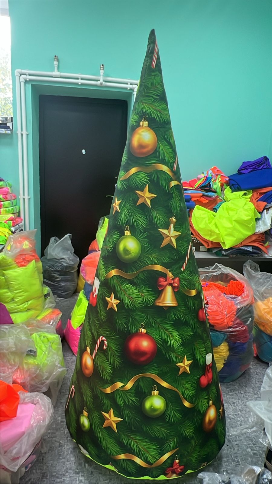 новогодний надувной реквизит для аниматоров